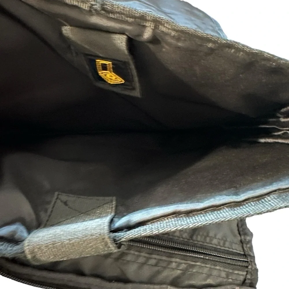 Targus Black Small Messenger Crossbody Laptop Nylon Bag
